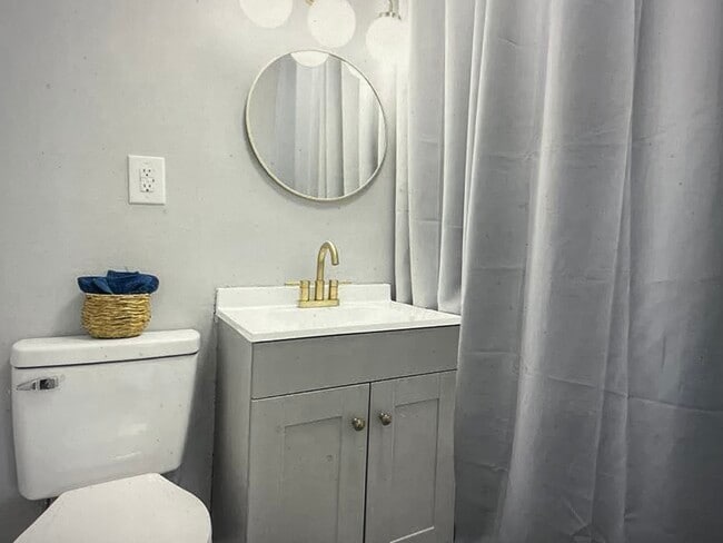 1175 Carriage Cir, Unit 104 in Bristol, VA - Building Photo - Building Photo