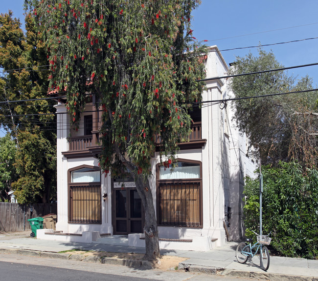 112-114 Chapala St in Santa Barbara, CA - Foto de edificio - Building Photo