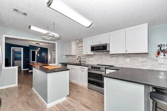 5839 SW 59th St in Ocala, FL - Foto de edificio - Building Photo
