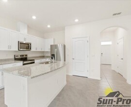 113 Maya Way in Daytona Beach, FL - Foto de edificio - Building Photo