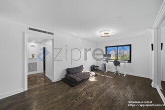 2285 Peachtree Rd in Atlanta, GA - Building Photo - Building Photo