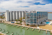 Cline's Landing in Port Aransas, TX - Foto de edificio - Building Photo