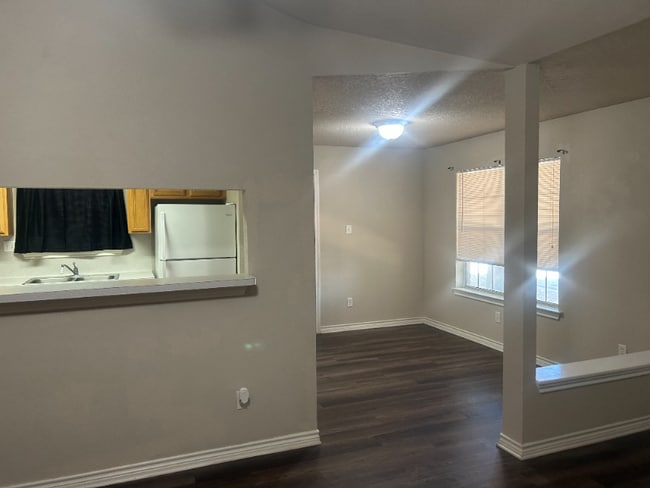 928 Crepe Myrtle St in College Station, TX - Building Photo - Building Photo