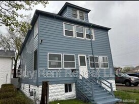 320 Hudson St in Wyandotte, MI - Building Photo