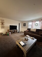 407 Beech Rd, Unit Apt B in Wallingford, PA - Building Photo - Building Photo