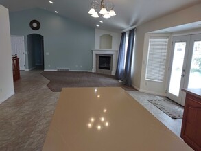 5243 Elk Horn Peak Dr in Riverton, UT - Foto de edificio - Building Photo