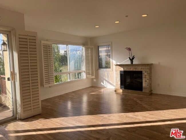 property at 320 S Willaman Dr