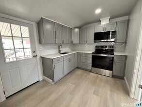 23 Roosevelt Ave in Stamford, CT - Building Photo - Building Photo