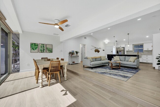 852 Rabbit Rd in Sanibel, FL - Foto de edificio - Building Photo
