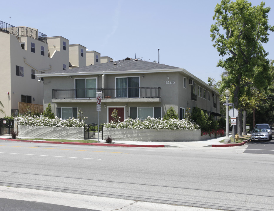 11465 Moorpark St in North Hollywood, CA - Foto de edificio