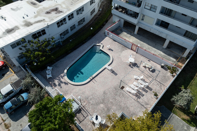 Parkview Plaza in Miami Beach, FL - Building Photo - Building Photo