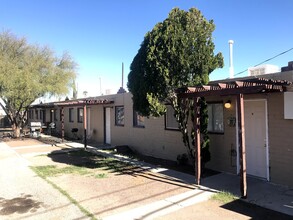 Kentucky Apartments in Tucson, AZ - Building Photo - Building Photo