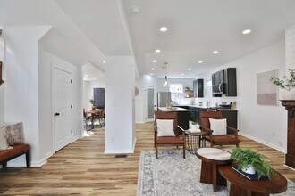 423 Stoddart Ave in Columbus, OH - Foto de edificio - Building Photo