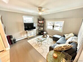 840 E Broadway in Milford, CT - Building Photo - Building Photo