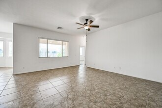 18033 W Tecoma Rd in Goodyear, AZ - Foto de edificio - Building Photo