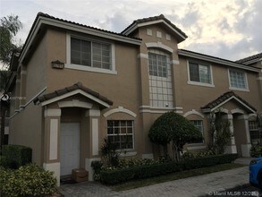 5791 NW 116th Ave-Unit -106 in Doral, FL - Foto de edificio - Building Photo