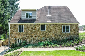 3981 Willow Creek Dr in Gibsonia, PA - Building Photo - Building Photo