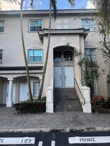 5650 NW 115th Ct in Doral, FL - Building Photo