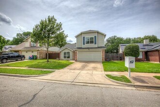 1849 Sonnet Dr in Grapevine, TX - Building Photo - Building Photo