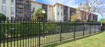 16851 NE 23rd Ave in North Miami Beach, FL - Building Photo