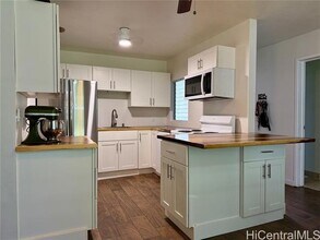 300 Karsten Dr in Wahiawa, HI - Building Photo - Building Photo