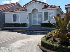 9104 NW 120th St in Hialeah, FL - Building Photo - Building Photo
