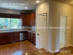 9994 SE Old Town Ct in Happy Valley, OR - Building Photo - Building Photo