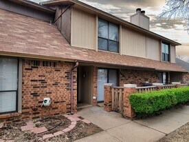14011 Fairhill Ave in Edmond, OK - Building Photo