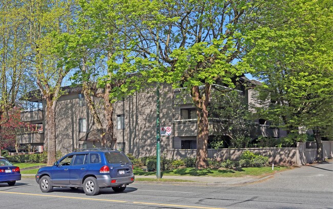 Granville West in Vancouver, BC - Building Photo - Building Photo