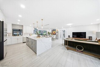 4548 Genoa Ave in Naples, FL - Building Photo - Building Photo