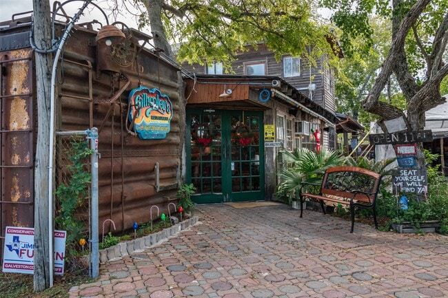 2349 Avenue D in Dickinson, TX - Building Photo - Building Photo