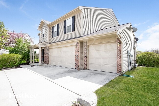 6802 N Denton Ct in McCordsville, IN - Foto de edificio - Building Photo