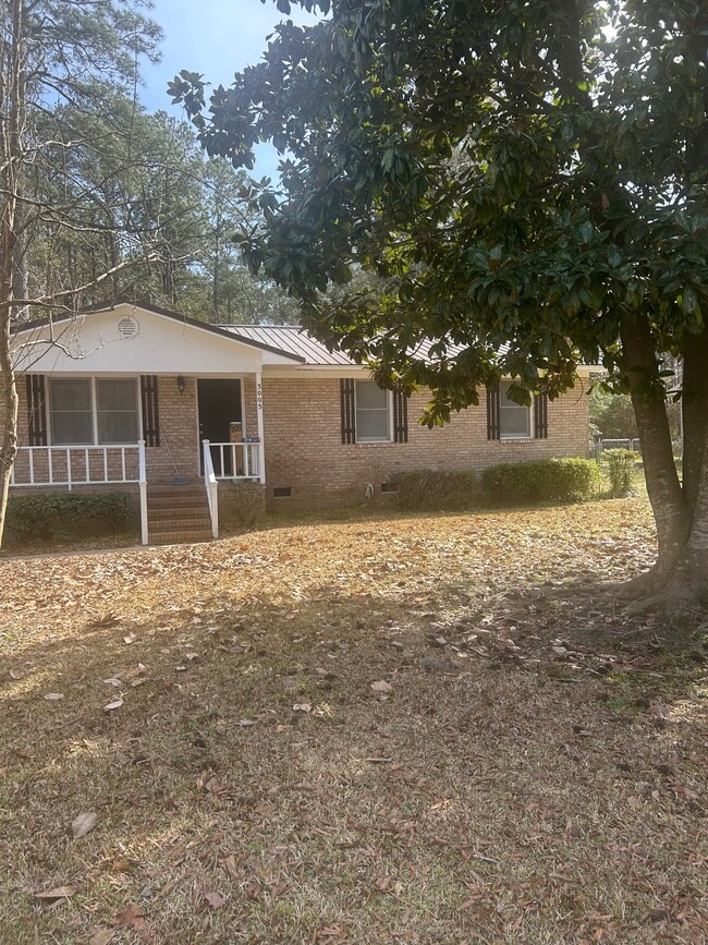 property at 3005 Sawyer St