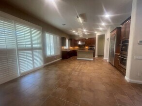 3758 E Ember Glow Wy in Phoenix, AZ - Building Photo - Building Photo