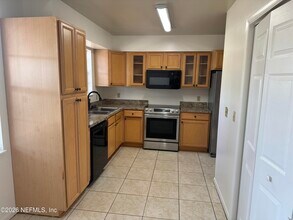 1011B W Pratt St in Starke, FL - Building Photo - Building Photo