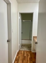 21707 Roscoe Blvd in Los Angeles, CA - Building Photo - Building Photo