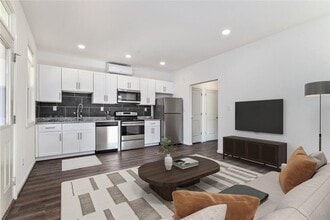 1060 Grant Way SE in Atlanta, GA - Building Photo - Building Photo