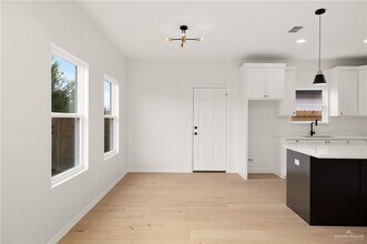 15 S Links Dr in Edinburg, TX - Building Photo - Building Photo