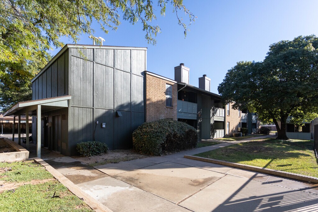 Omni Apartments in Lubbock, TX