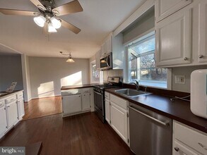 7004 Wick Ln in Rockville, MD - Building Photo - Building Photo