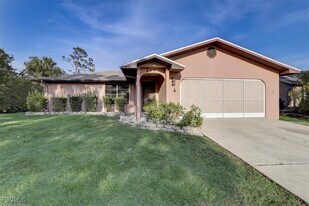 233 Chamber St NW in Port Charlotte, FL - Building Photo