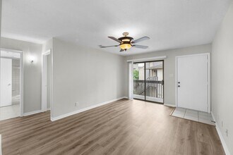 1900 Bay Area Blvd in Houston, TX - Building Photo - Building Photo