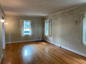 927 Woodlawn Ave in Ann Arbor, MI - Building Photo - Building Photo