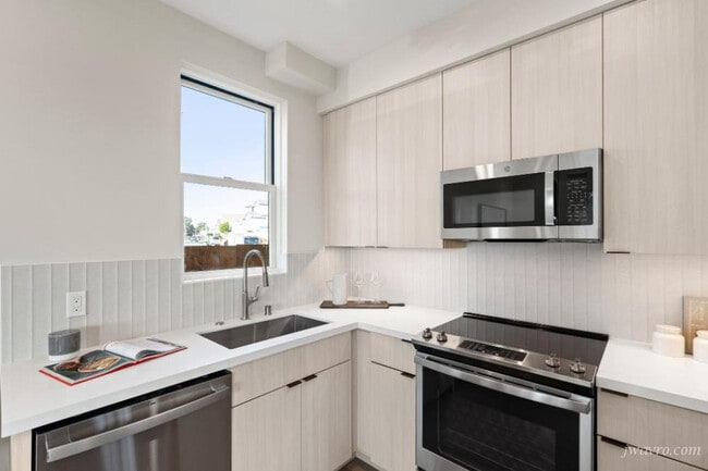 255 Gellert Dr in San Francisco, CA - Foto de edificio - Building Photo