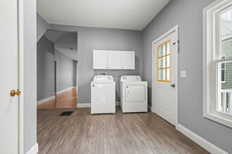 208 S Swan St, Unit Lower in Batavia, NY - Building Photo - Building Photo