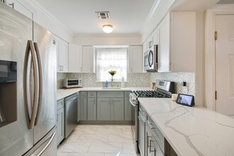 35 New St in Montclair, NJ - Building Photo - Building Photo