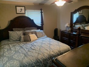 2000 W Sunset Dr in Carbondale, IL - Building Photo - Building Photo