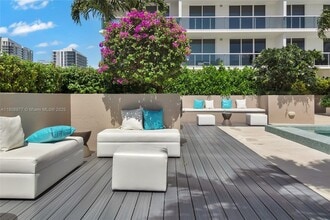 600 NE 27th St in Miami, FL - Building Photo - Building Photo