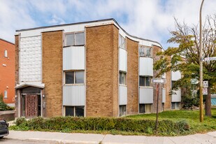 5775 St Rue in Montréal, QC - Building Photo