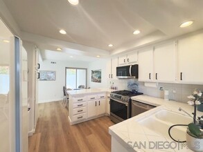 75 CA-75 in Coronado, CA - Building Photo - Building Photo